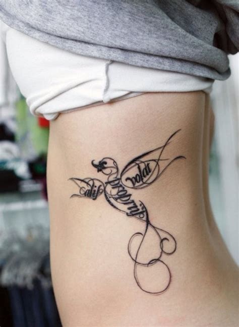 30 Ideas hermosas de Tatuajes en costillas para mujeres